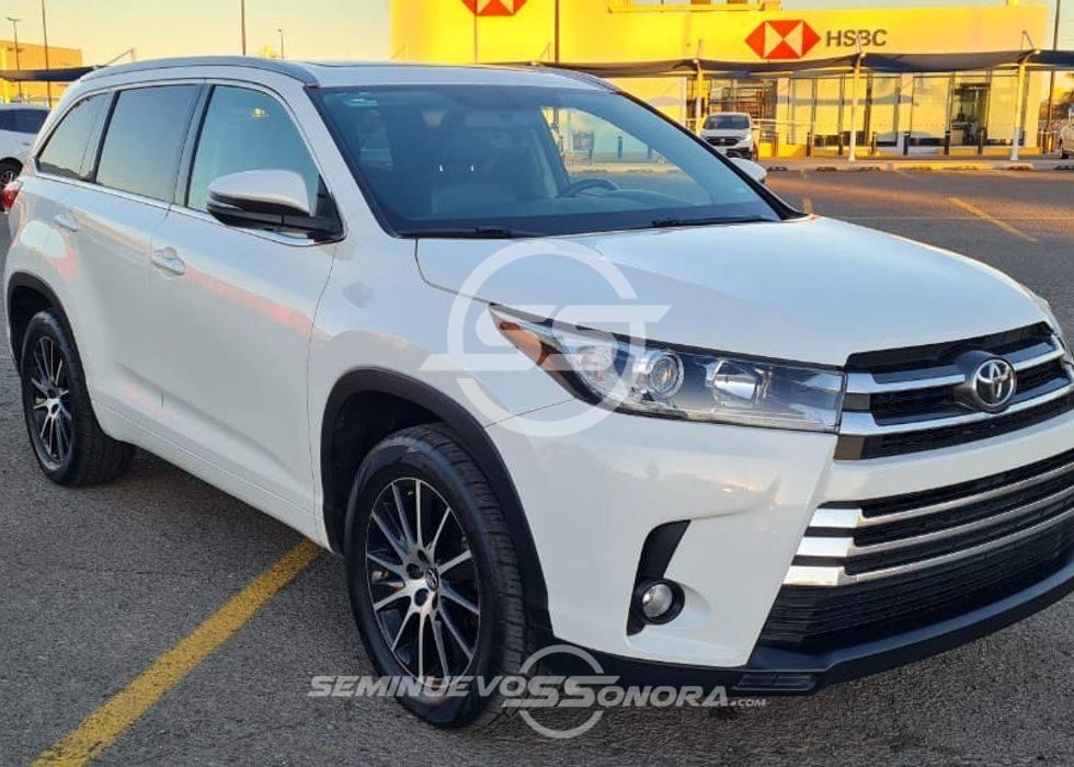 Emblema De Parrilla Toyota Highlander Emblema De Parrilla Toyota Highlander